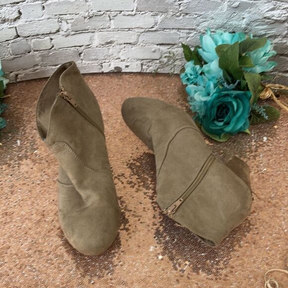 Report Heeled Booties 9.5 - Picture 3 of 6